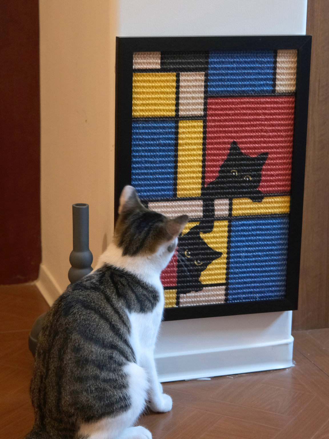 Abstract Art Cat Scratcher with Stylish Frame